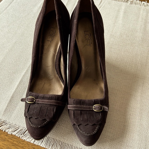 Chocolate Brown Suede Heels size 8.5 - Picture 1 of 6